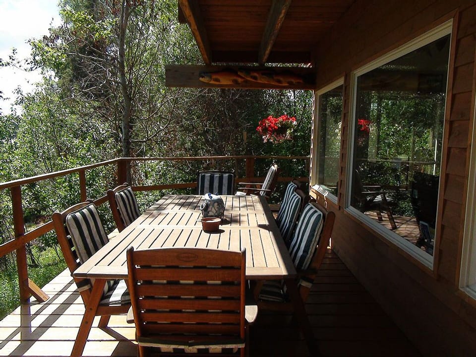 Main Reception Deck