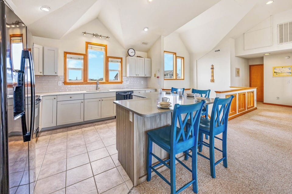 Surf or Sound Realty - 280 - Heaven Too - Kitchen -2