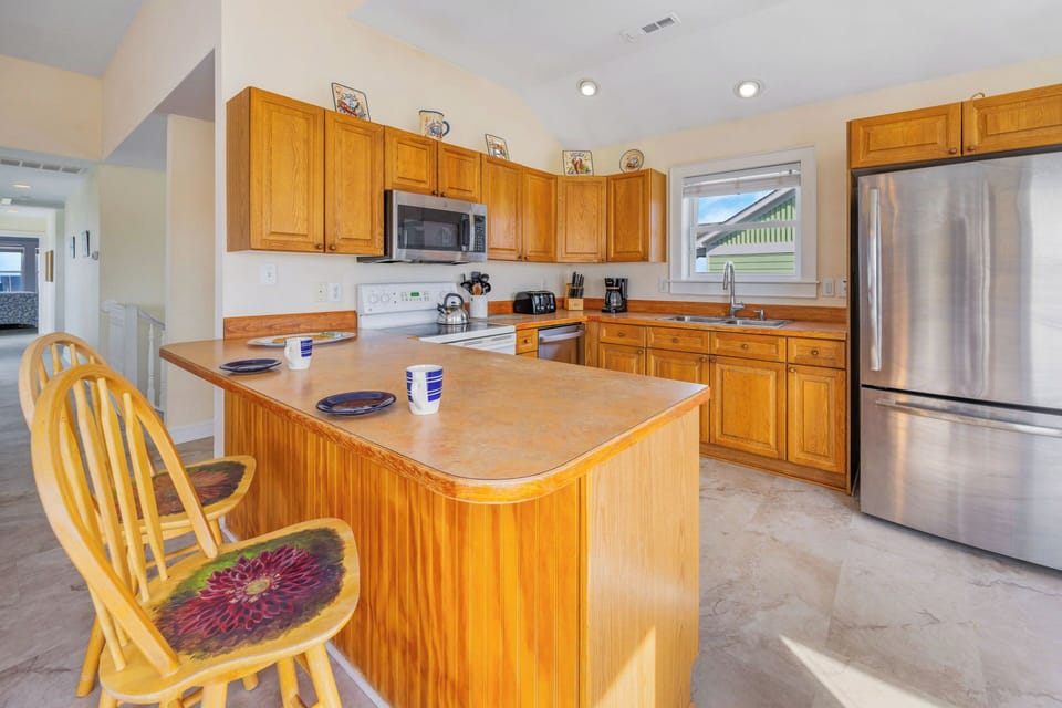 Surf or Sound Realty - 595 - Tropical Paradise - Kitchen -1