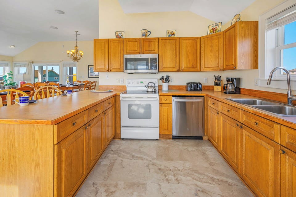 Surf or Sound Realty - 595 - Tropical Paradise - Kitchen -2