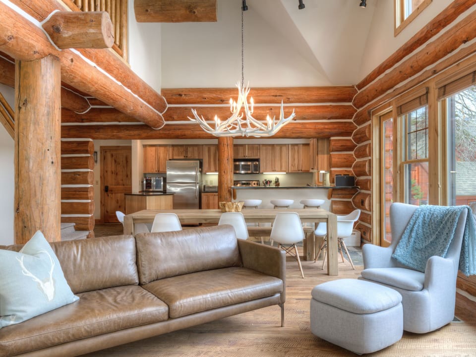 Powder Ridge Rosebud 24, Living, 4
