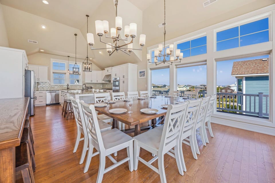 Surf or Sound Realty - 836 - Hatteras Grander - Dining Area -1