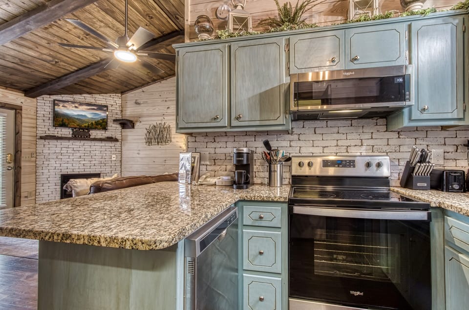 Cabin in Gatlinburg "Water's View" - Fully furnished kitchen with stainless steel appliances