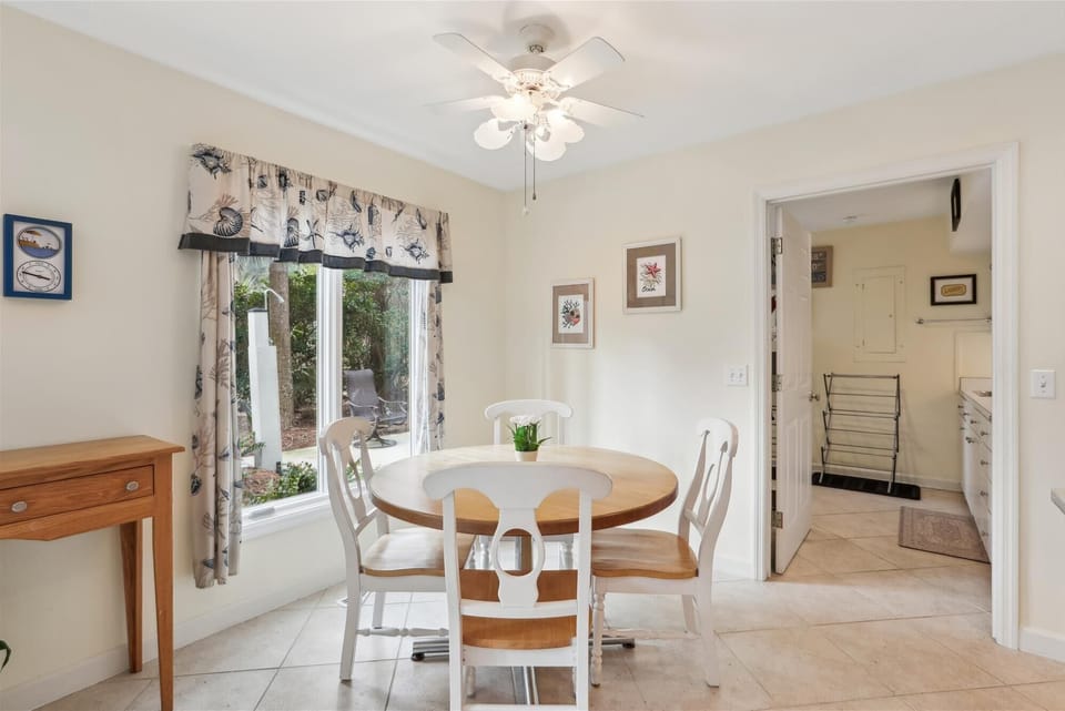 Kitchen Table with Seating for Four at 28 Canvasback