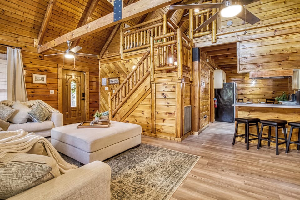 Smoky Mountain Pet Friendly Cabin "Sweet Dreams" - Living room and fully furnished kitchen