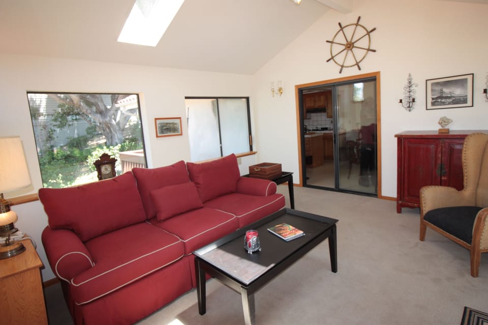Sunroom, water vires, private room for working or lounging  