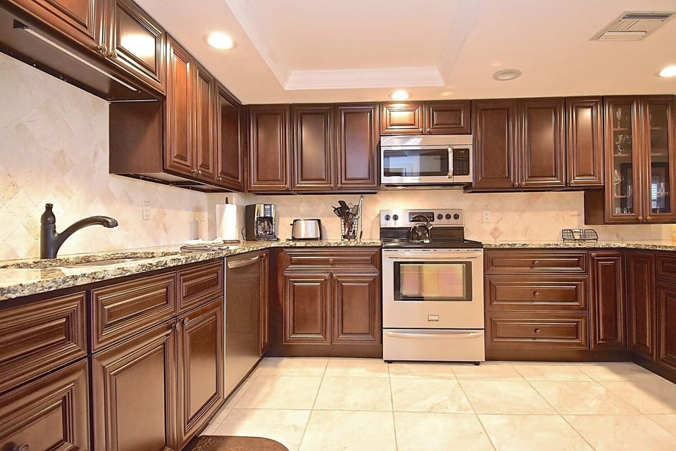 Upper end gourmet kitchen