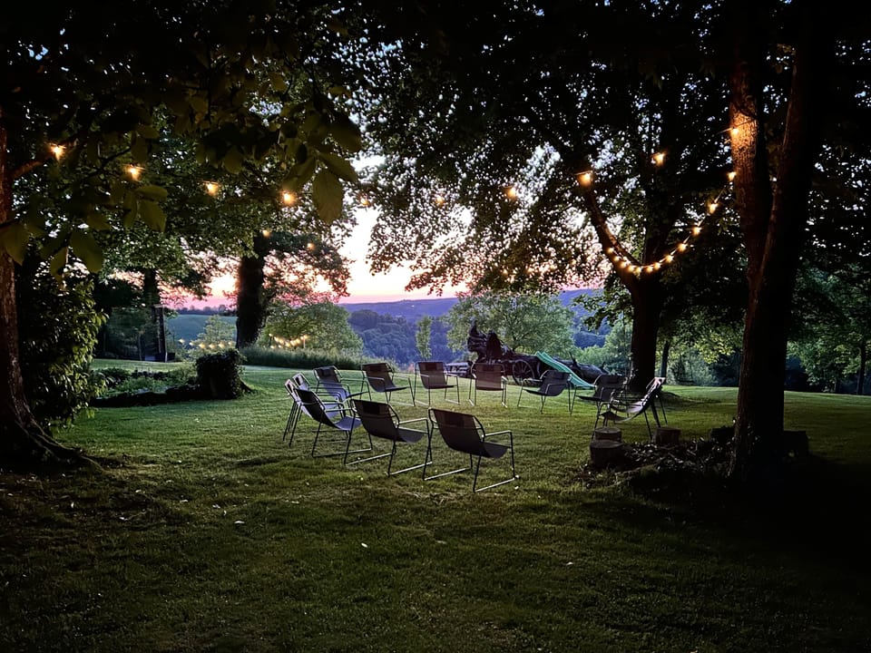 Alfresco dining with sunrise-to-sunset views