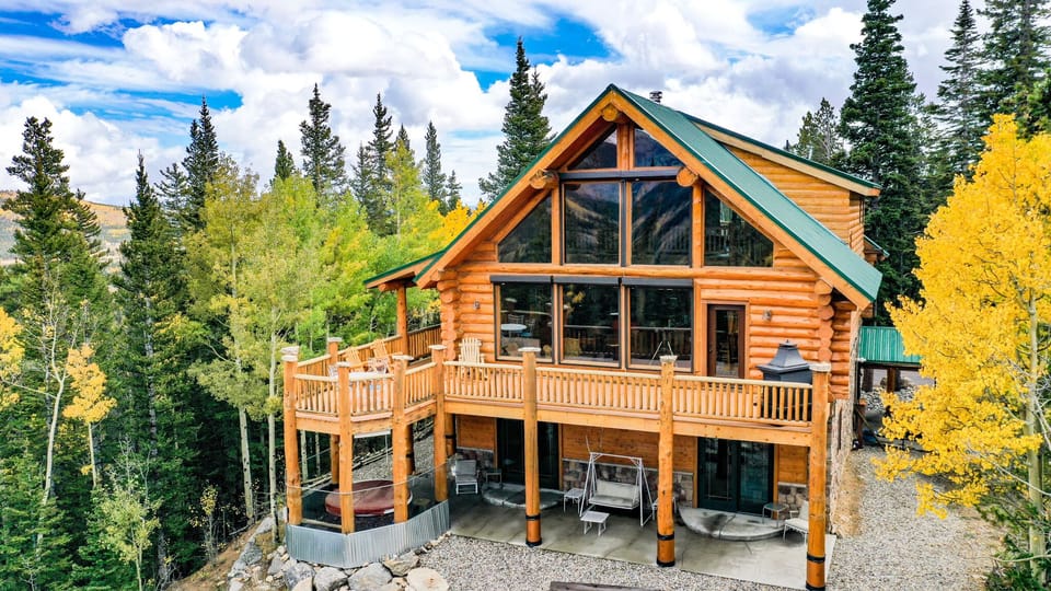 Welcome to The Lodge at Flamingo Acres!