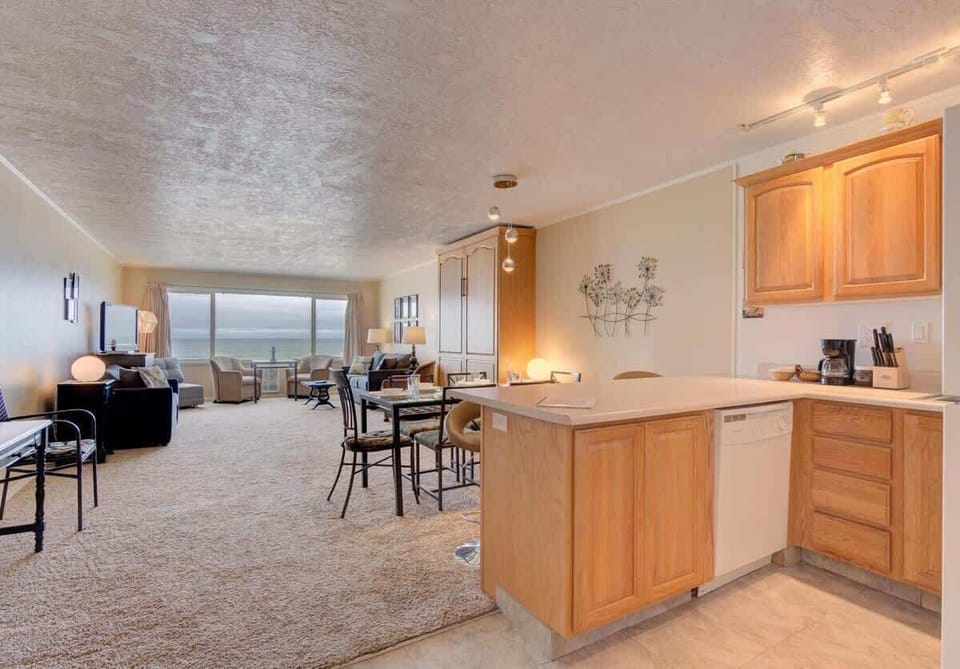 This unit has a fully equipped kitchen 