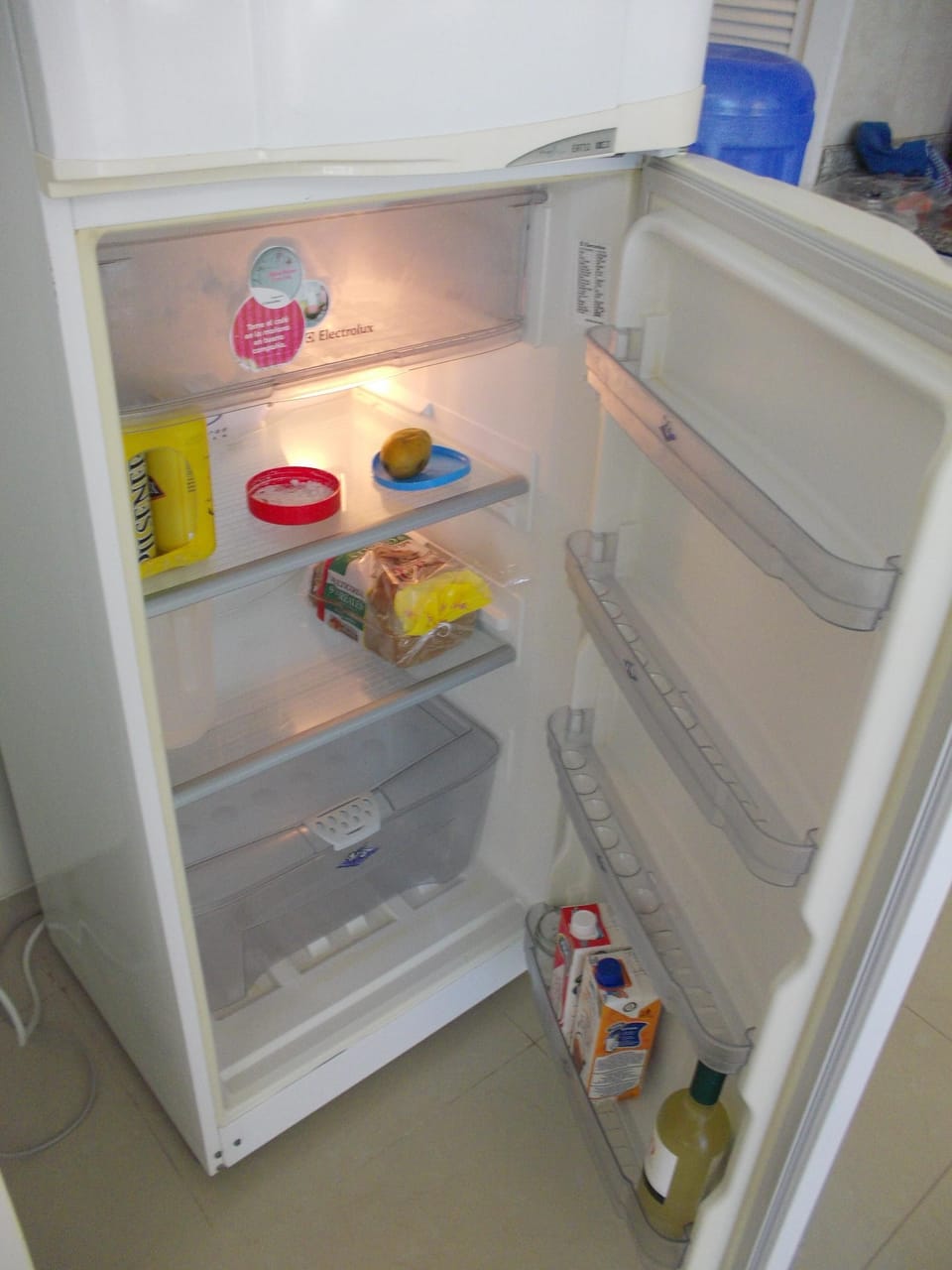 Large Refrigerator and Freezer Combo