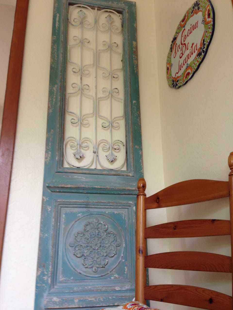 Are we in a seaside town in Italy? Majorca? Bahamas? You decide.