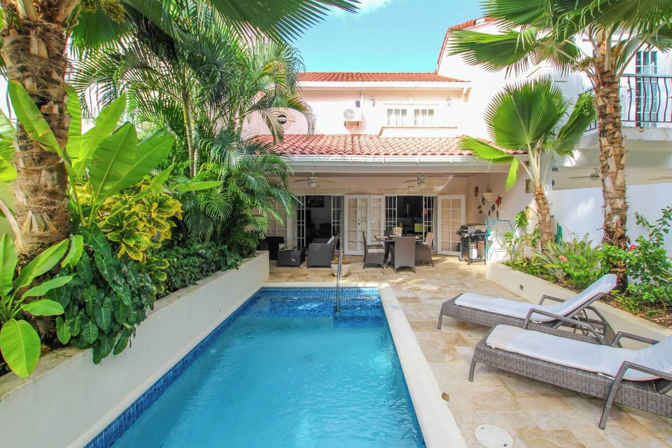 Private outdoor space - great for tanning and relaxing