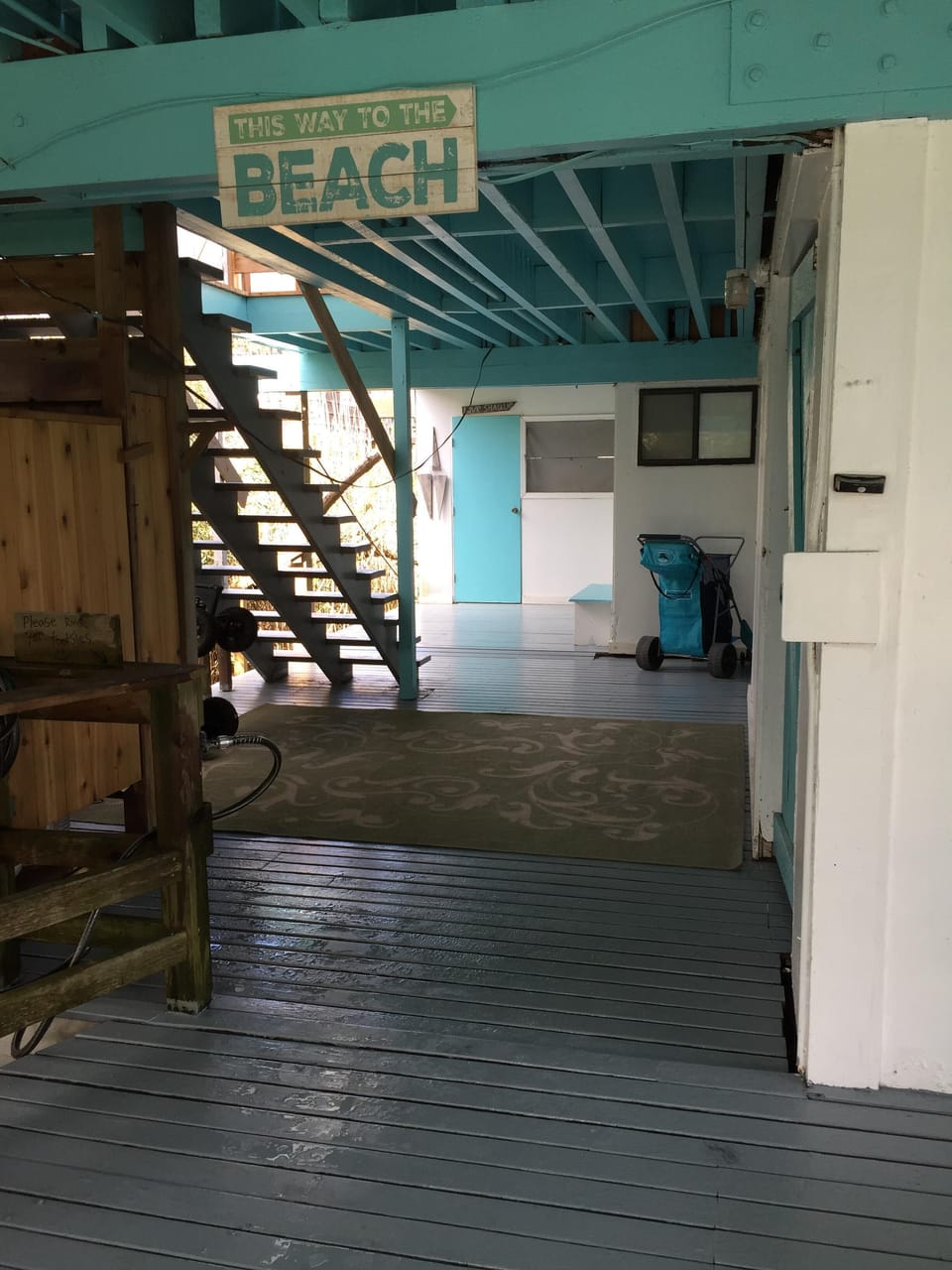 this way to the beach!