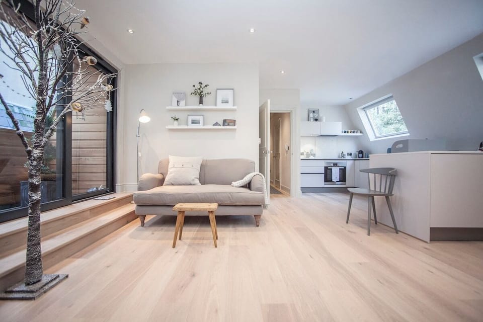 Living Room / Lounge