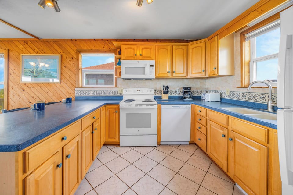Surf or Sound Realty - 463 - Casa Mare - Kitchen -1