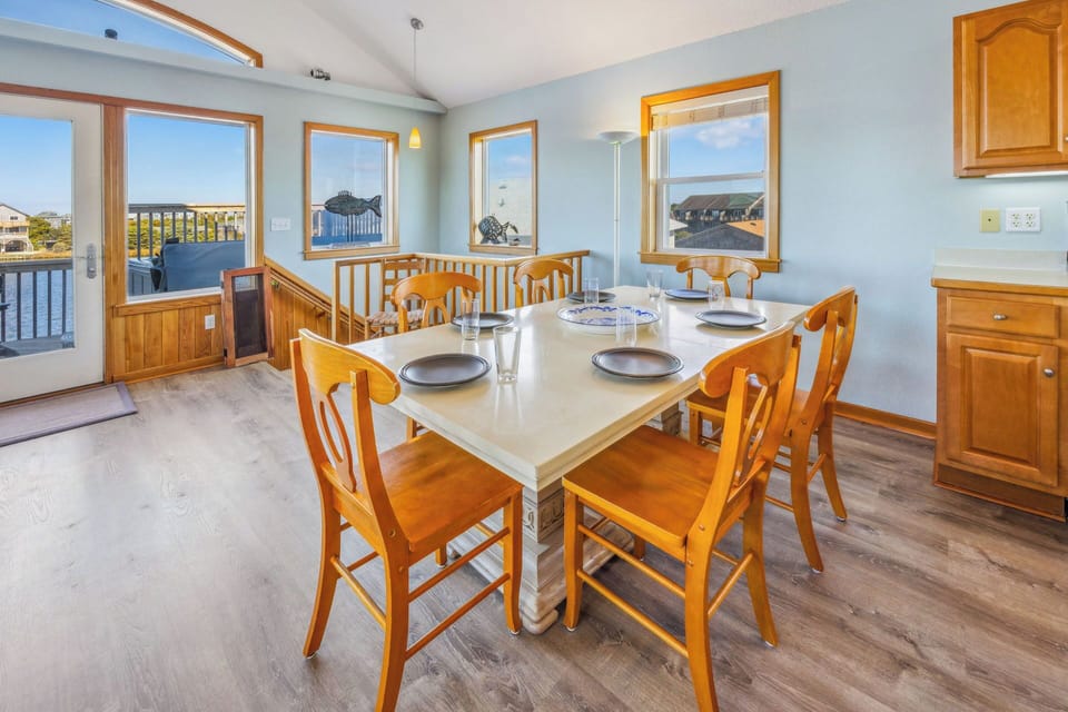 Surf or Sound Realty - 94 - Summer Wind - Dining Area -1