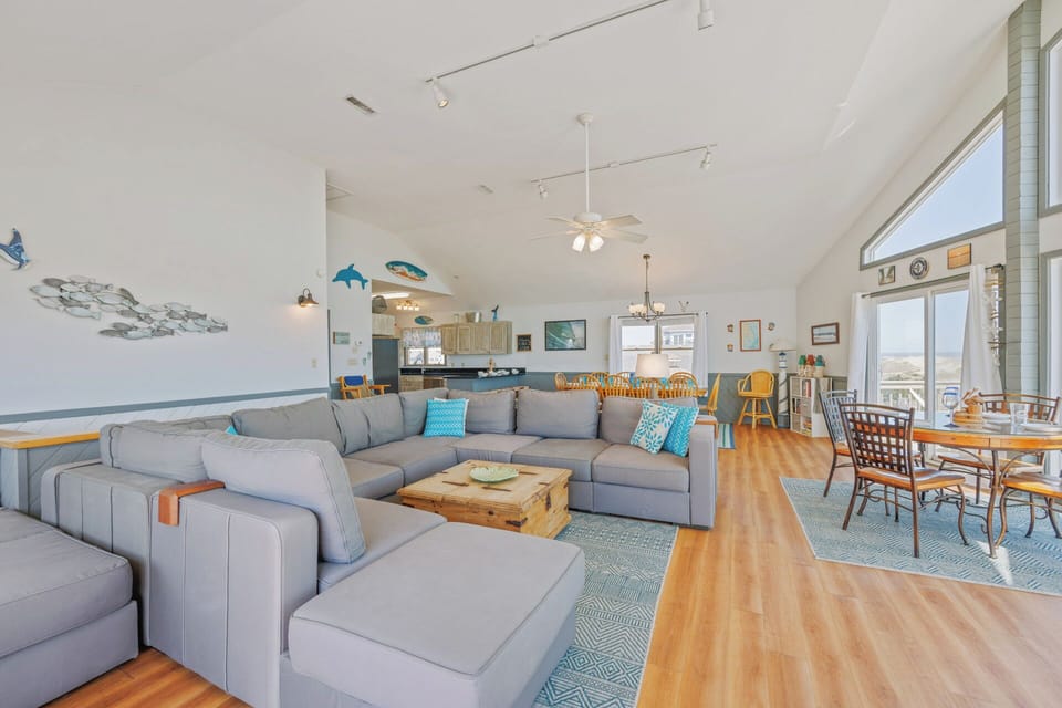 Surf or Sound Realty - 775 - Whimseagull Waves - Great Room -6