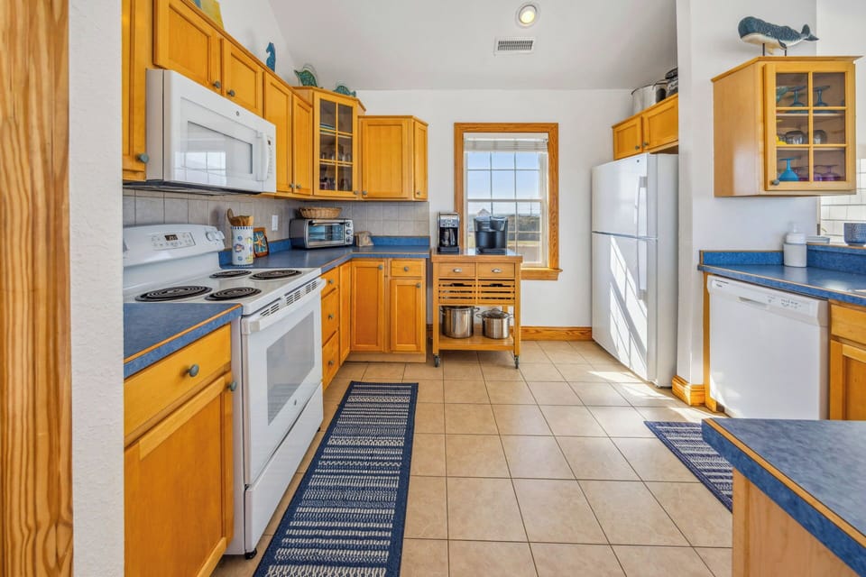 Surf or Sound Realty - 253 - Captain Beck's - Kitchen -4