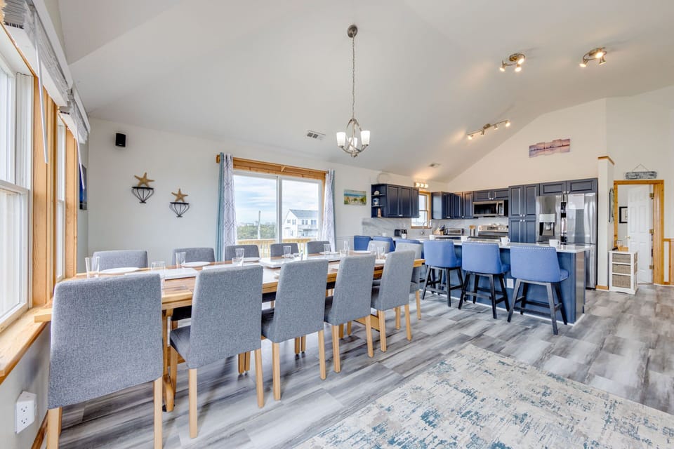 07-Surf-Or-Sound-Realty-513-Bikinis & Martinis-Dining Room-03