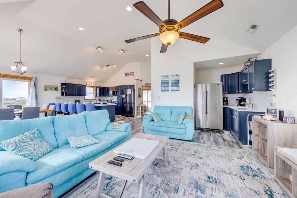 03-Surf-Or-Sound-Realty-513-Bikinis & Martinis-Great Room-03