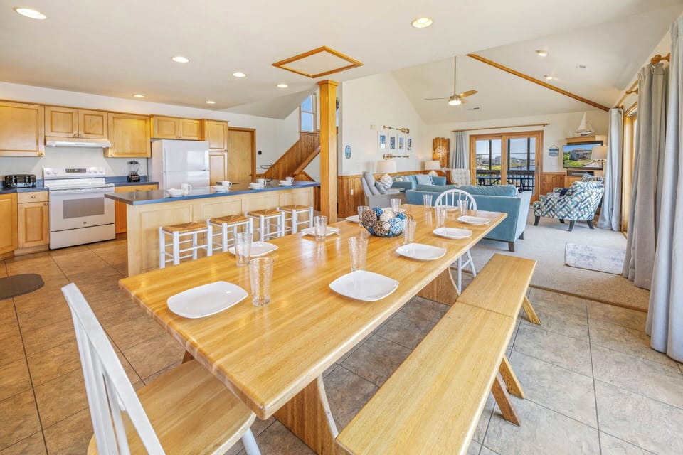 Surf or Sound Realty - 165 - Aeolus - Dining Area -2