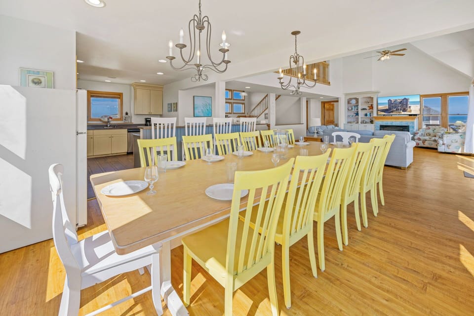Surf or Sound Realty - 613 - Clear Skies - Dining Area -3