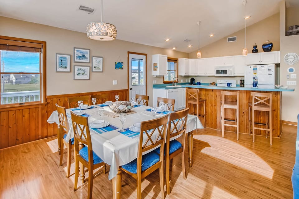 Surf-or-Sound-Realty-Ocean-Vista-96-Dining-Area-1