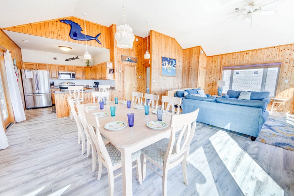 06-Surf-Or-Sound-Realty-156-A Beach Song-Dining Area-03