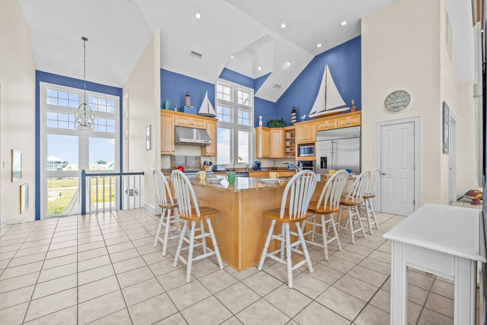 Pull up a chair to watch the chef work their magic at the 5-person breakfast counter.