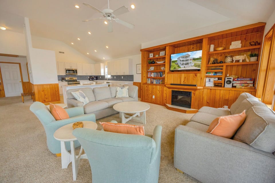 Surf or Sound Realty - 236 - Surf Music - Great Room -1