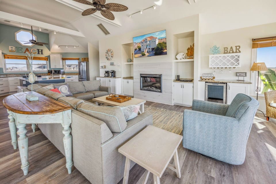 Surf or Sound Realty - 673 - Buckeye Waves - Great Room -3