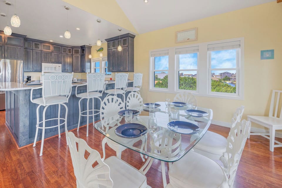 Surf or Sound Realty - 799 - Jus Chillin - Dining Area -2