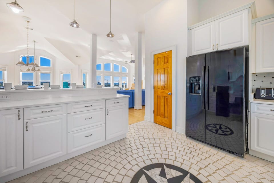 Surf or Sound Realty - 534 - Peaceful Retreat - Kitchen -4
