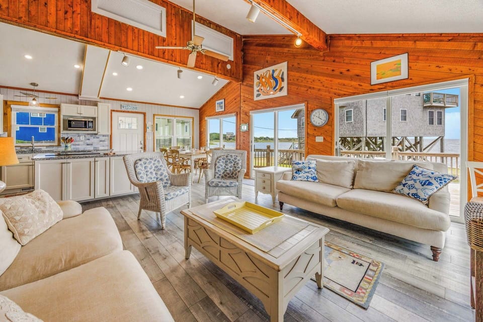 Surf or Sound Realty - 276 - Penguin Point - Great Room -4