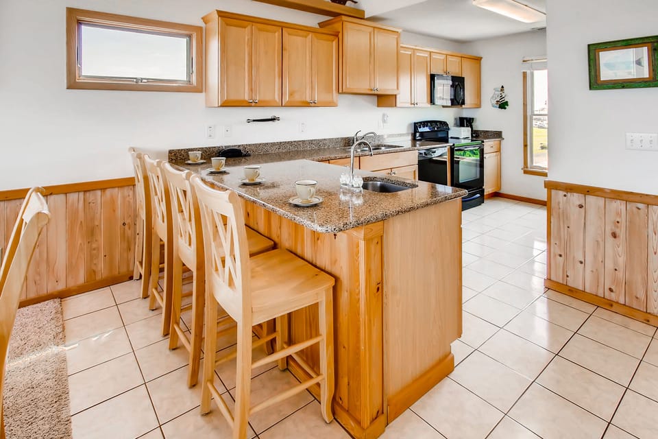 Surf-or-Sound-Realty-Surf-Side-287-Kitchen