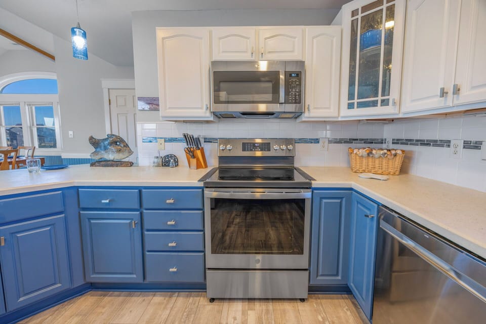 Surf or Sound Realty - 788 - Salvoasis by the Sea - Kitchen -4