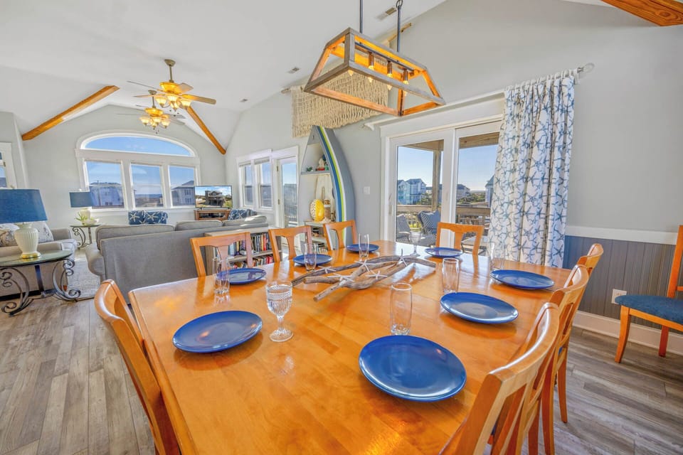 Surf or Sound Realty - 788 - Salvoasis by the Sea - Dining Area -4