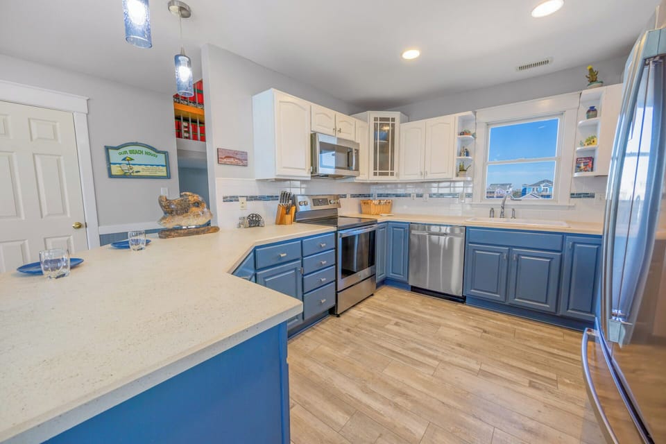 Surf or Sound Realty - 788 - Salvoasis by the Sea - Kitchen -3
