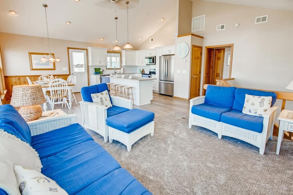 Surf-or-Sound-Realty-Waves-Crest-186-Great-Room-4
