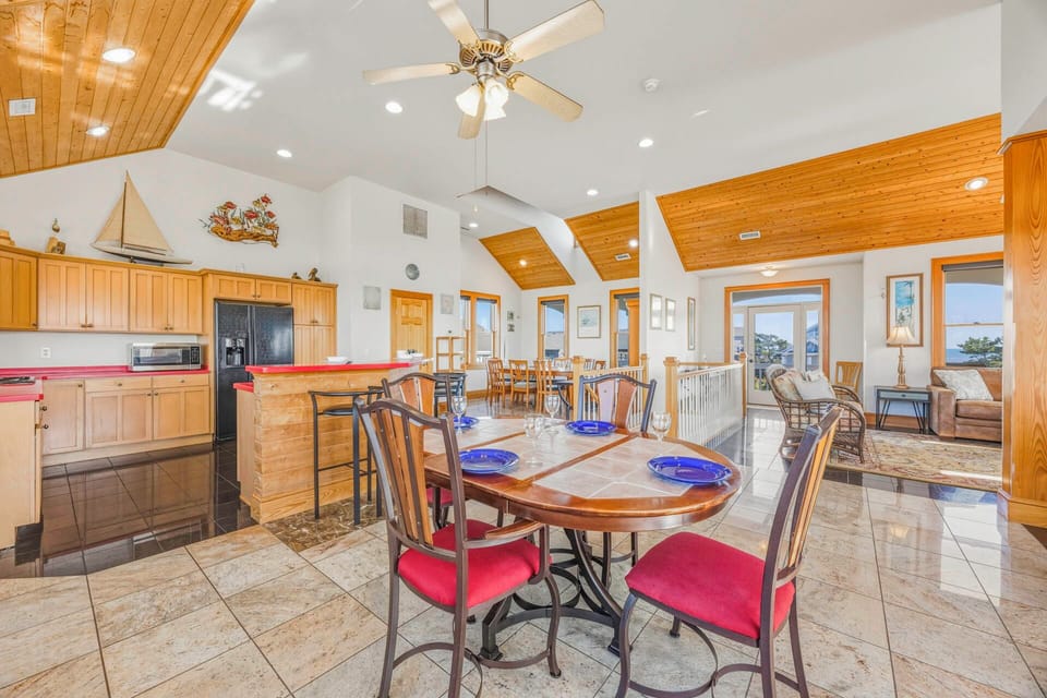 Surf or Sound Realty - 528 - Hatteras Seaduction - Dining Area -1