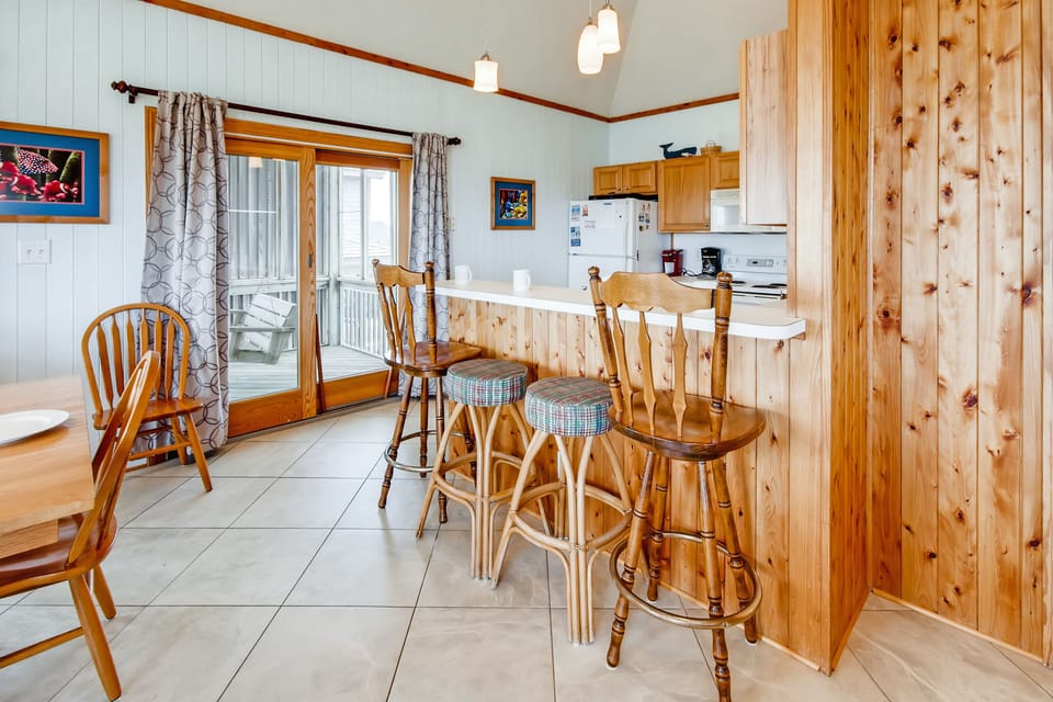 Surf-or-Sound-Realty-Seaduction-204-Kitchen