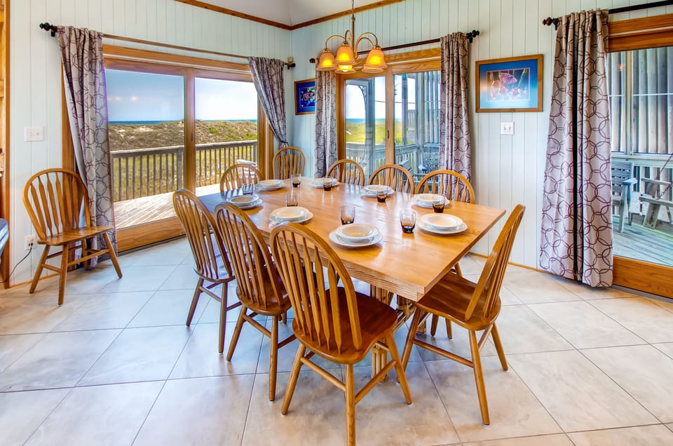 Surf-or-Sound-Realty-Seaduction-204-Dining-Area