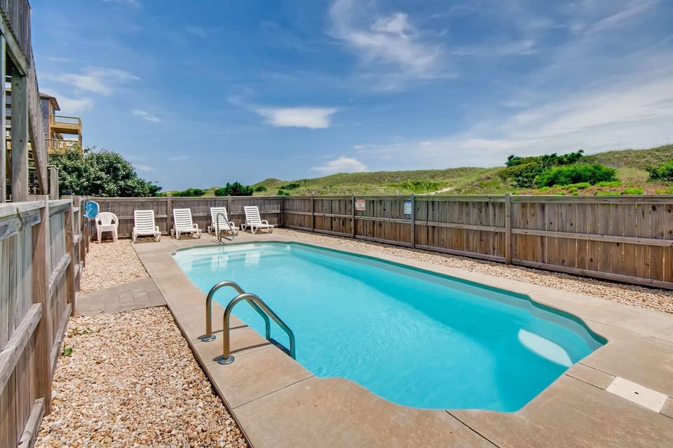 surf-or-sound-realty-seaduction-204-pool-2