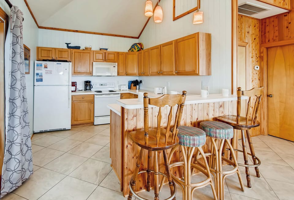 Surf-or-Sound-Realty-Seaduction-204-Kitchen