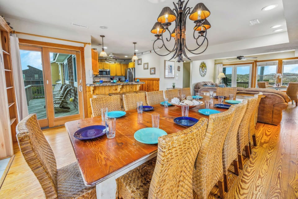 Surf or Sound Realty - 594 - Hatteras Escape - Dining Area -3