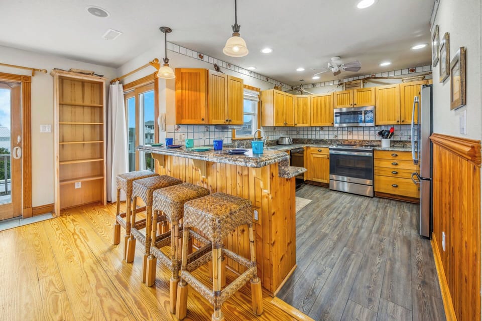 Surf or Sound Realty - 594 - Hatteras Escape - Kitchen -1