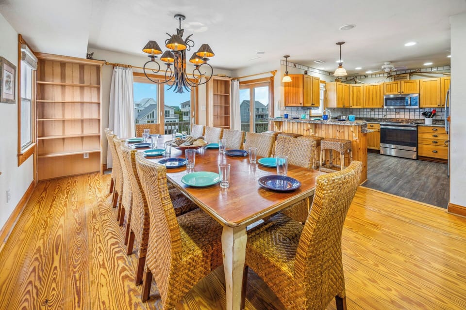 Surf or Sound Realty - 594 - Hatteras Escape - Dining Area -4