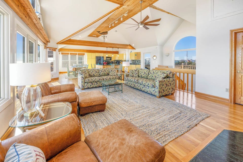 Surf or Sound Realty - 1 - Moonglade - Great Room -3