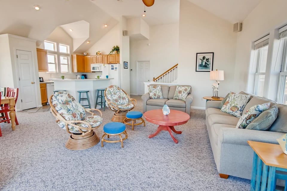 Surf-or-Sound-Realty-Ocean-HI-712-Great-Room-4
